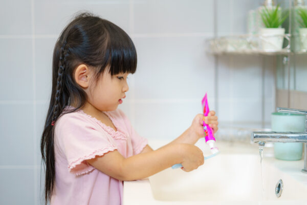 Kem đánh răng cho bé Shabondama hương quýt 50g